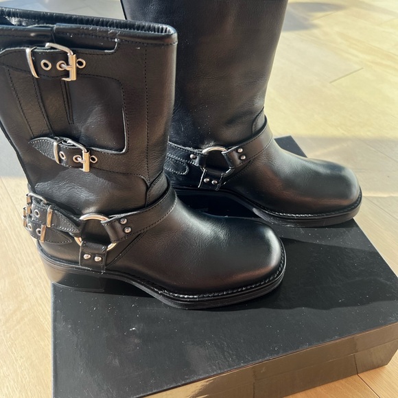 BLACK LOW BOOTS
GENUINE LEATHER MADE IN ITALY - Picture 3 of 4